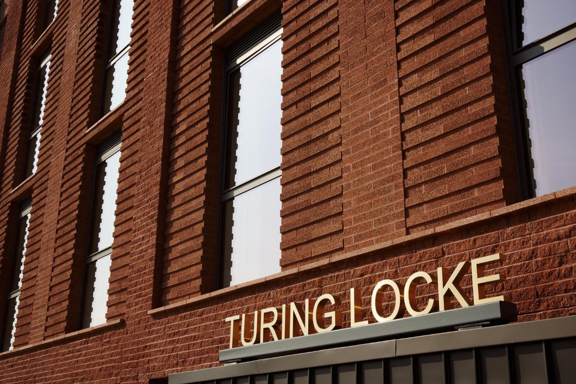 Turing Locke Cambridge Aparthotel Bagian luar foto